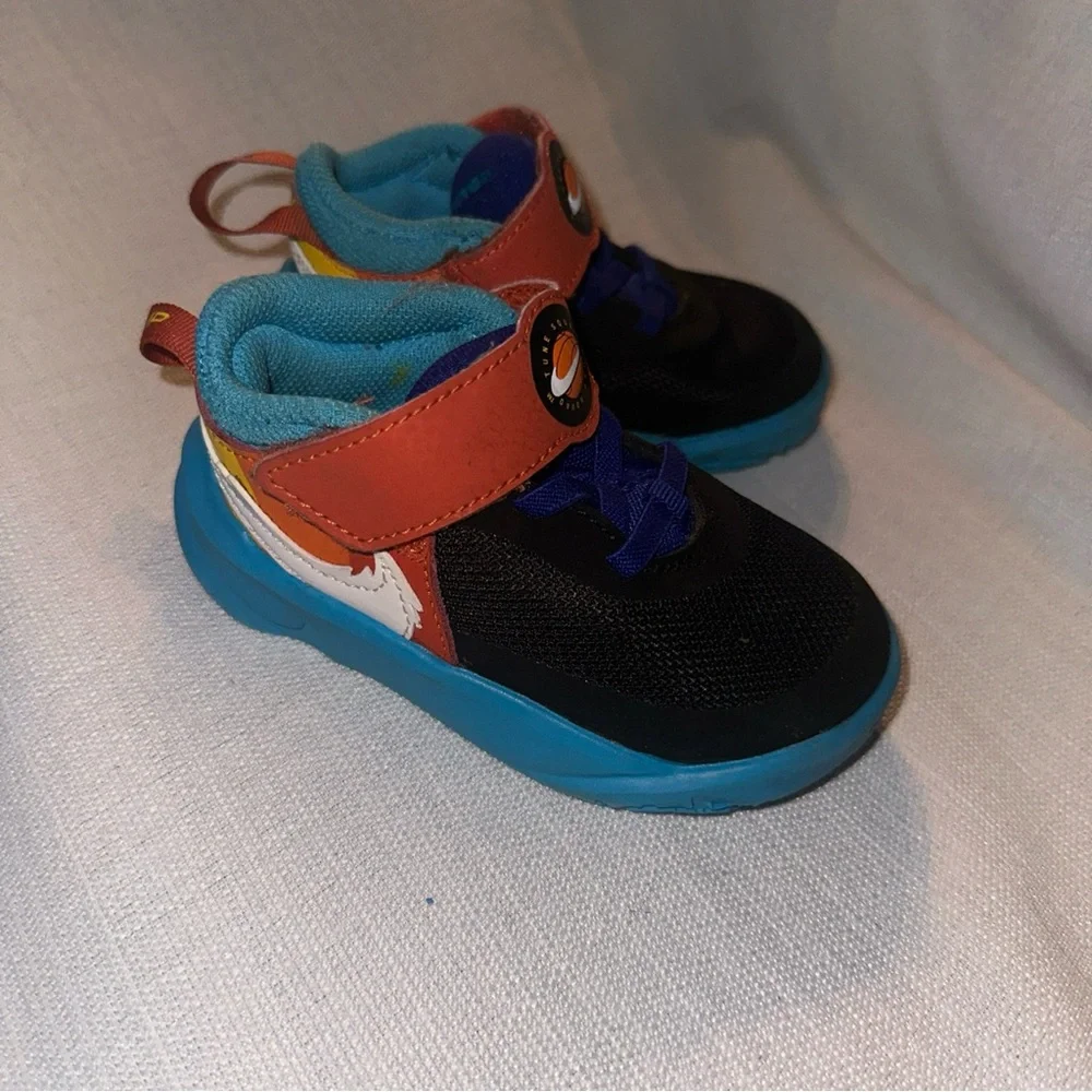 Nike Kids' Black and Orange Sneakers